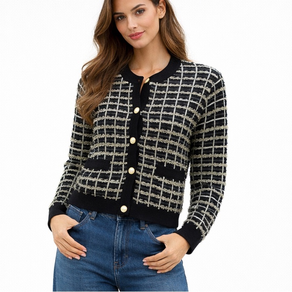 B86. Elegant soft With Luricks cardigan with pearl buttons